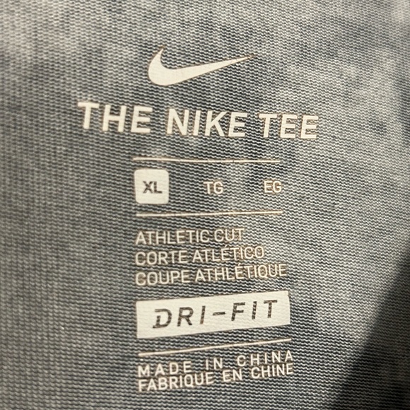 Black & Gray KI (Kyrie Irving) TShirt, The Nike Tee, Youth XL - Picture 2 of 2